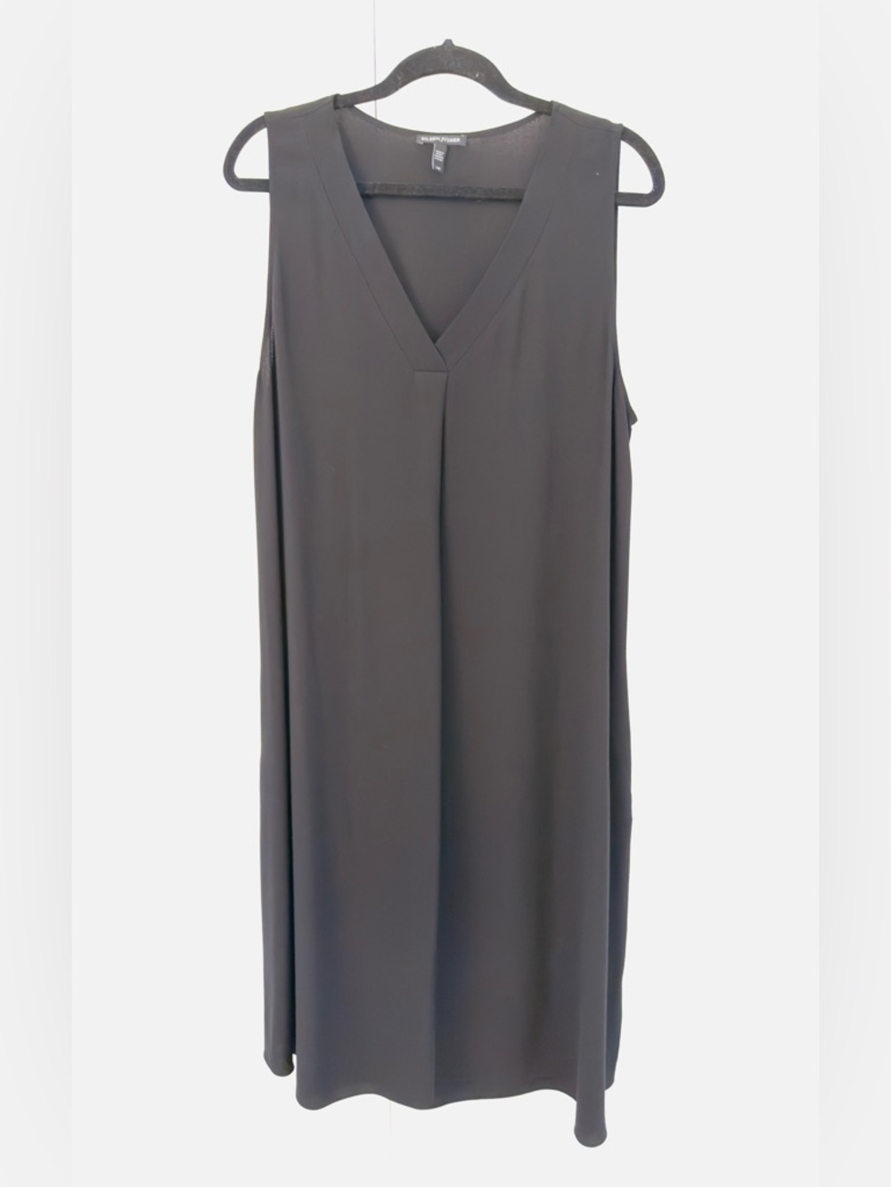 Eileen Fisher Silk Crepe V-neck Midi dress in Black